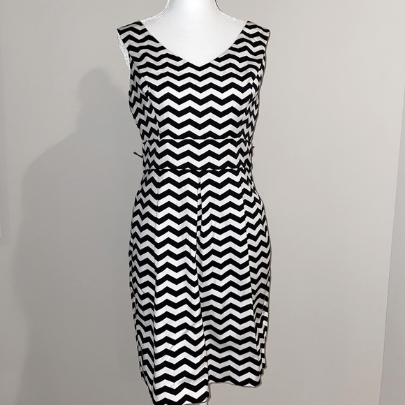 White House Black Market Dresses & Skirts - HP ❤️ White House Black Market Dress